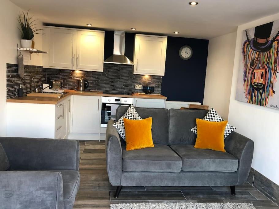 Mumbles - Modern Apartment With Panoramic Sea Views Oystermouth Екстериор снимка