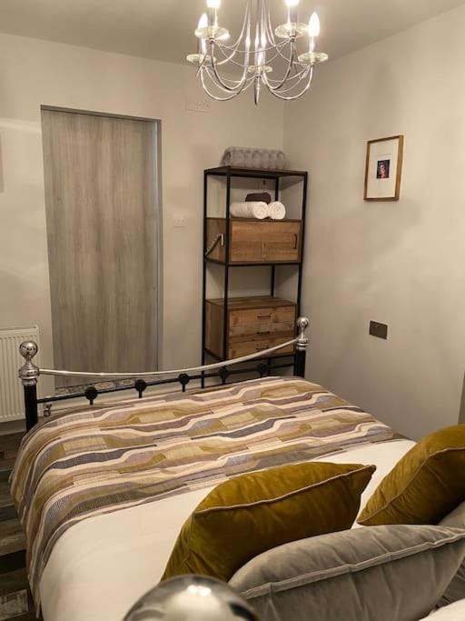 Mumbles - Modern Apartment With Panoramic Sea Views Oystermouth Екстериор снимка