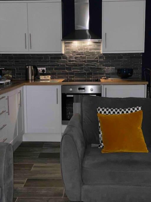 Mumbles - Modern Apartment With Panoramic Sea Views Oystermouth Екстериор снимка