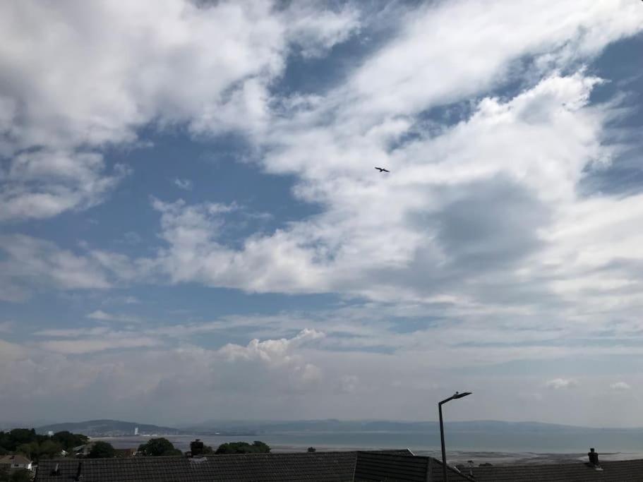 Mumbles - Modern Apartment With Panoramic Sea Views Oystermouth Екстериор снимка