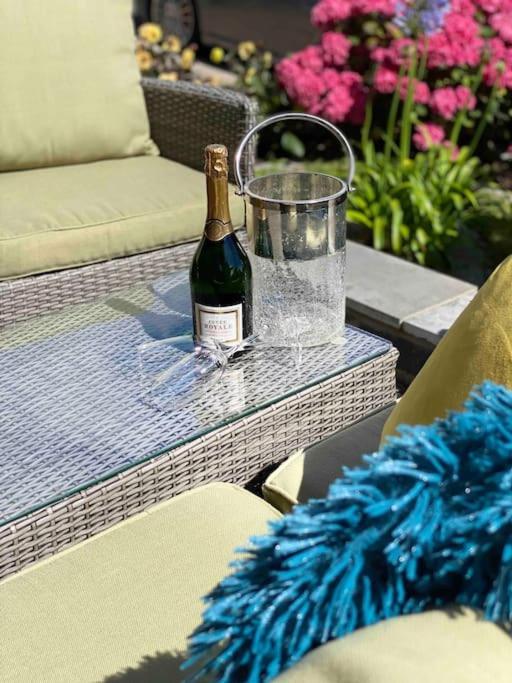 Mumbles - Modern Apartment With Panoramic Sea Views Oystermouth Екстериор снимка