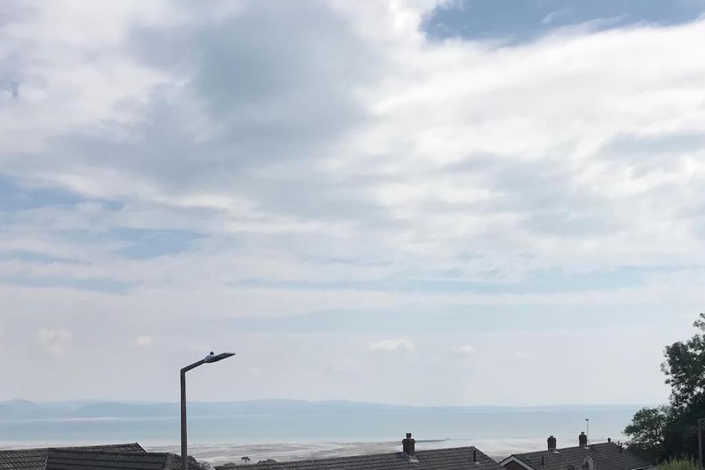 Mumbles - Modern Apartment With Panoramic Sea Views Oystermouth Екстериор снимка