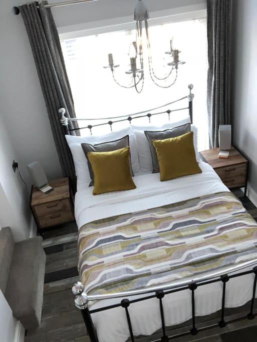 Mumbles - Modern Apartment With Panoramic Sea Views Oystermouth Екстериор снимка