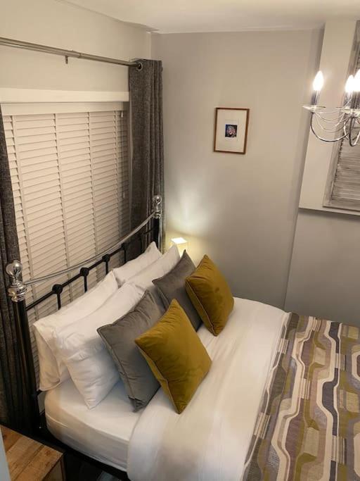 Mumbles - Modern Apartment With Panoramic Sea Views Oystermouth Екстериор снимка