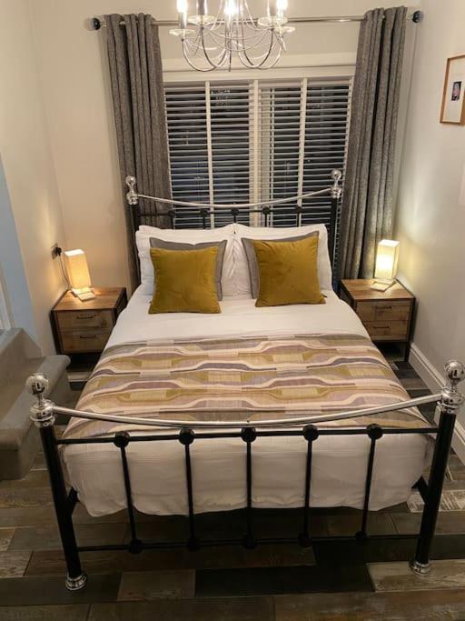 Mumbles - Modern Apartment With Panoramic Sea Views Oystermouth Екстериор снимка