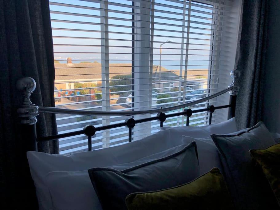 Mumbles - Modern Apartment With Panoramic Sea Views Oystermouth Екстериор снимка